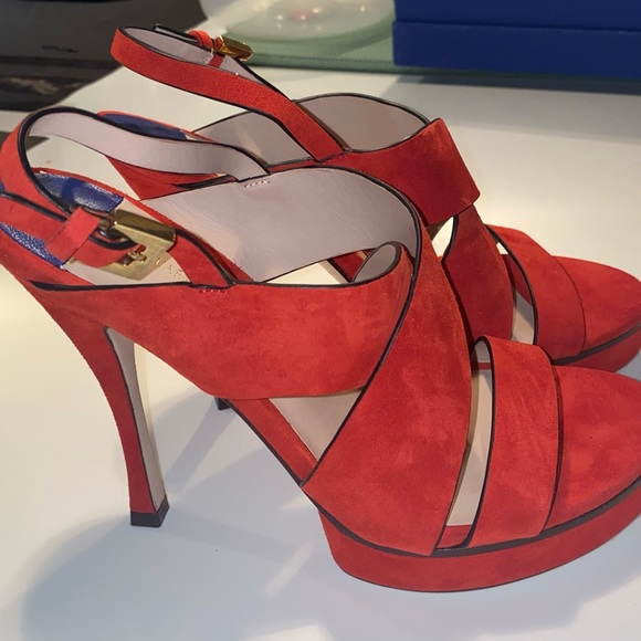 Stuart weitzman never worn - Picture 3 of 4